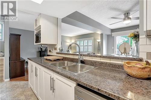 15 Gregg Court Unit# 1, Kitchener, ON - Indoor Photo Showing Kitchen With Double Sink