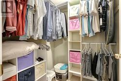 Walkin closet - 