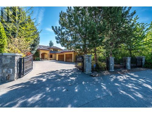 7801 Oak Avenue, Summerland, BC - Outdoor