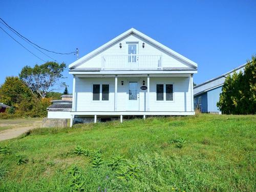 FaÃ§ade - 5035 Av. Royale, Saint-Ferréol-Les-Neiges, QC - Outdoor