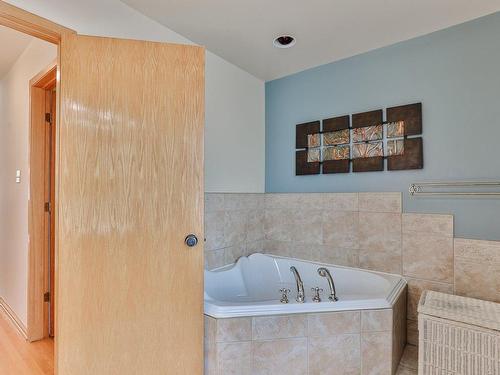 Salle de bains - 9211 Av. Émile-Legault, Montréal (Anjou), QC - Indoor Photo Showing Bathroom