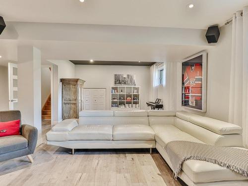 Salle familiale - 9211 Av. Émile-Legault, Montréal (Anjou), QC - Indoor Photo Showing Living Room