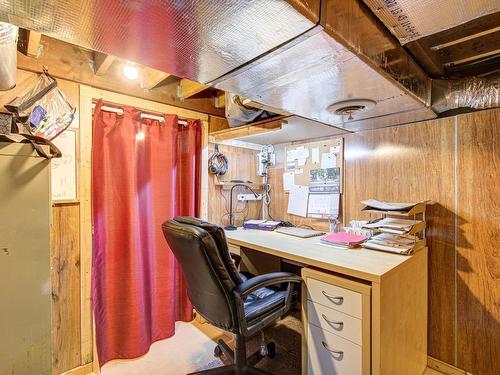 Bureau - 5877 Route Marie-Victorin, Contrecoeur, QC - Indoor Photo Showing Basement