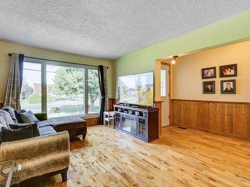 Salon - 5877 Route Marie-Victorin, Contrecoeur, QC - Indoor Photo Showing Living Room