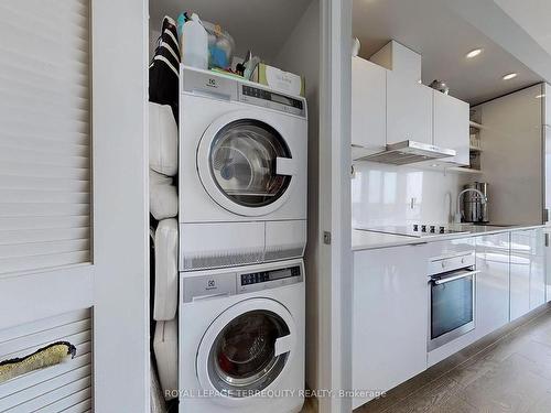 2505-16 Bonnycastle St, Toronto, ON - Indoor Photo Showing Laundry Room