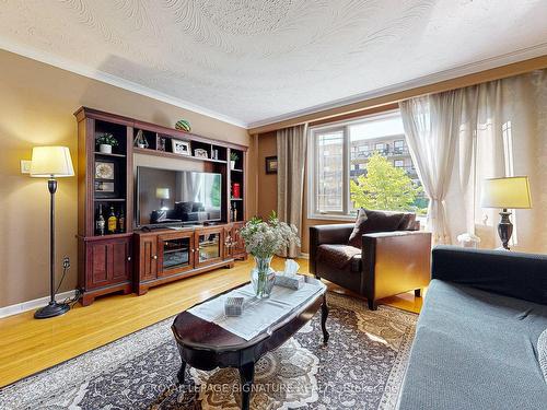 454 Glen Park Ave, Toronto, ON - Indoor Photo Showing Living Room