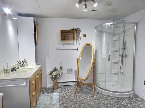 Salle de bains - 972 Av. Gilles-Ricard, Rouyn-Noranda, QC - Indoor Photo Showing Bathroom