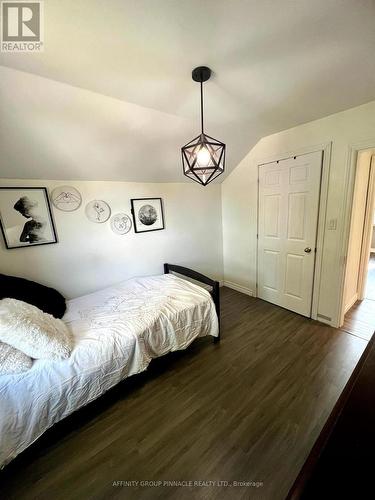 33 Albert Street N, Kawartha Lakes (Lindsay), ON - Indoor Photo Showing Bedroom