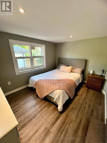 33 Albert Street N, Kawartha Lakes (Lindsay), ON - Indoor Photo Showing Bedroom