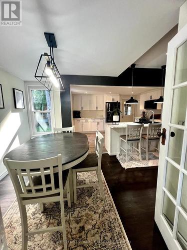 33 Albert Street N, Kawartha Lakes (Lindsay), ON - Indoor Photo Showing Dining Room