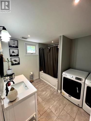 33 Albert Street N, Kawartha Lakes (Lindsay), ON - Indoor Photo Showing Laundry Room