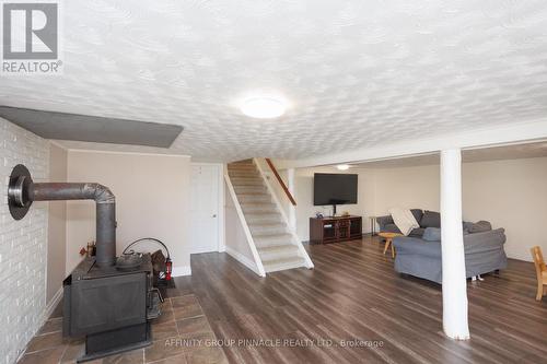 192 Kennedy Bay Road, Kawartha Lakes (Dunsford), ON - Indoor Photo Showing Other Room