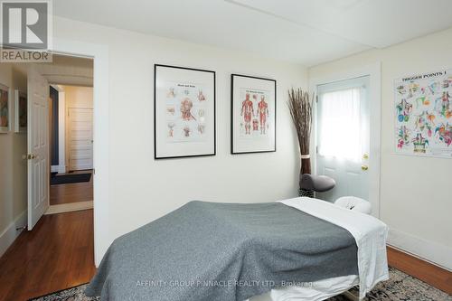 845 Sherburne Street, Peterborough (Otonabee), ON - Indoor Photo Showing Bedroom