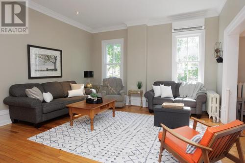 18 Elgin Street, Kawartha Lakes (Lindsay), ON - Indoor Photo Showing Living Room