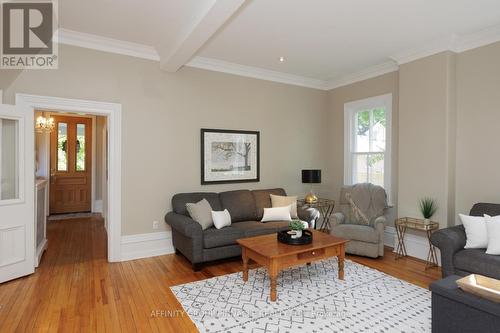 18 Elgin Street, Kawartha Lakes (Lindsay), ON - Indoor Photo Showing Living Room