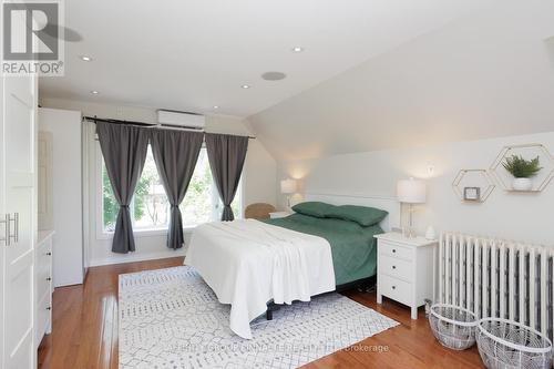 18 Elgin Street, Kawartha Lakes (Lindsay), ON - Indoor Photo Showing Bedroom