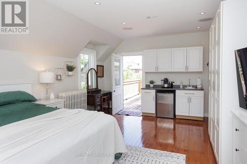 18 Elgin Street, Kawartha Lakes (Lindsay), ON - Indoor Photo Showing Bedroom