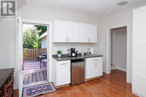 18 Elgin Street, Kawartha Lakes (Lindsay), ON - Indoor Photo Showing Kitchen