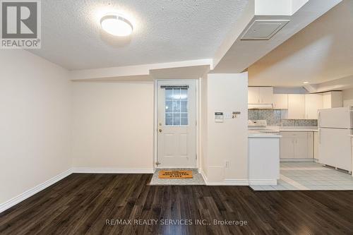 11752 Sheppard Avenue E, Toronto, ON - Indoor Photo Showing Kitchen