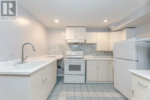 11752 Sheppard Avenue E, Toronto, ON - Indoor Photo Showing Kitchen