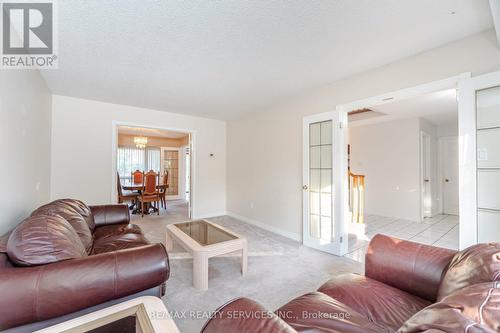 11752 Sheppard Avenue E, Toronto, ON - Indoor Photo Showing Living Room