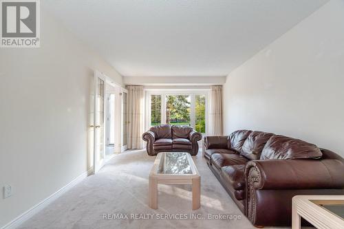 11752 Sheppard Avenue E, Toronto (Rouge), ON - Indoor Photo Showing Living Room