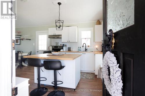 38 St Patrick Street, Kawartha Lakes (Lindsay), ON - Indoor Photo Showing Kitchen With Upgraded Kitchen