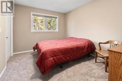 Second bedroom on upper level - 