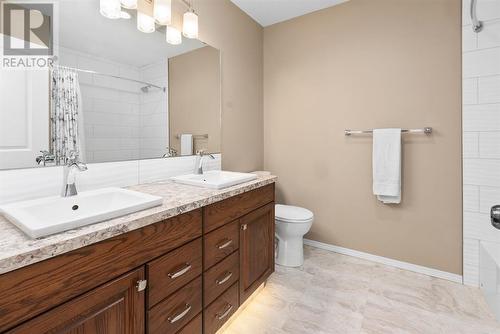 Upper level 4 piece bathroom - 209, 27475 Township Road 380, Rural Red Deer County, AB 