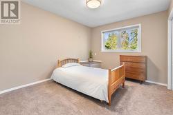 Third bedroom in upper level - 