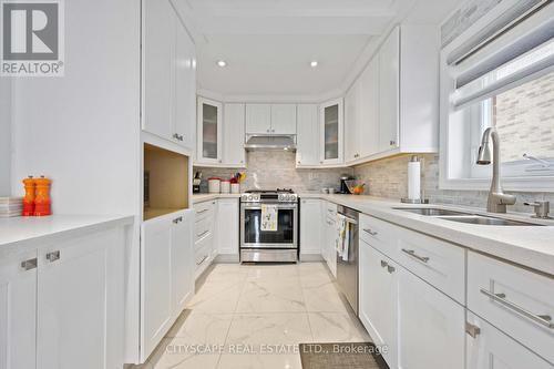 39 Bentworth Avenue, Toronto (Yorkdale-Glen Park), ON - Indoor Photo Showing Kitchen With Double Sink With Upgraded Kitchen