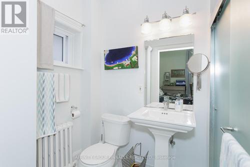 12 Russell Street E, Kawartha Lakes (Lindsay), ON - Indoor Photo Showing Bathroom