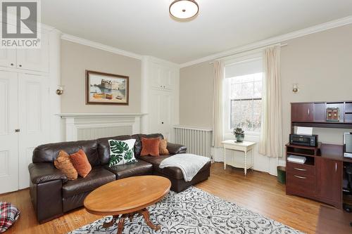 12 Russell Street E, Kawartha Lakes (Lindsay), ON - Indoor Photo Showing Living Room