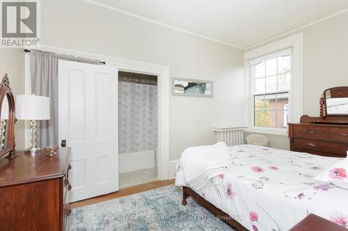 12 Russell Street E, Kawartha Lakes (Lindsay), ON - Indoor Photo Showing Bedroom