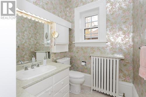 12 Russell Street E, Kawartha Lakes (Lindsay), ON - Indoor Photo Showing Bathroom