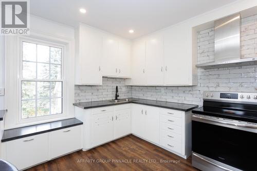 12 Russell Street E, Kawartha Lakes (Lindsay), ON - Indoor Photo Showing Kitchen