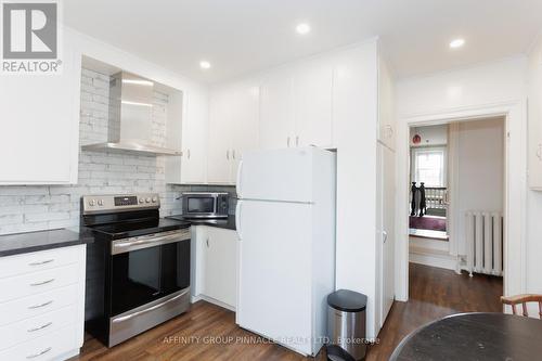 12 Russell Street E, Kawartha Lakes (Lindsay), ON - Indoor Photo Showing Kitchen