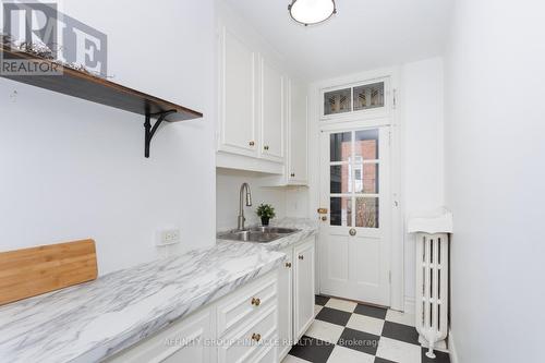 12 Russell Street E, Kawartha Lakes (Lindsay), ON - Indoor Photo Showing Kitchen With Double Sink