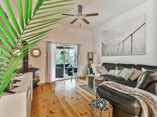 Salon - 71 Rue Alarie, Val-David, QC - Indoor Photo Showing Living Room