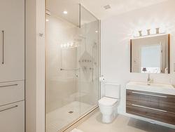 Ensuite bathroom - 