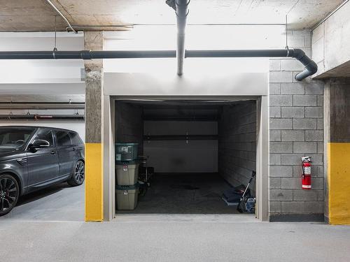 Garage - 809-4001 Rue Elsa-Triolet, Laval (Chomedey), QC - Indoor Photo Showing Garage