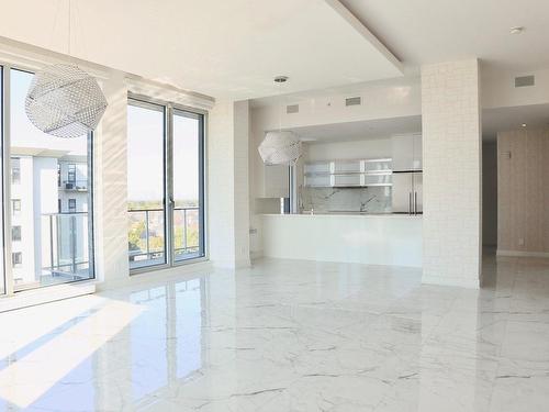 Kitchen - 809-4001 Rue Elsa-Triolet, Laval (Chomedey), QC - Indoor Photo Showing Other Room