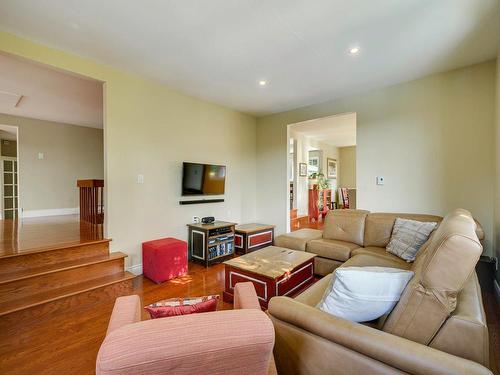 Salon - 2155 Rue Des Perdreaux, Sainte-Adèle, QC - Indoor Photo Showing Living Room