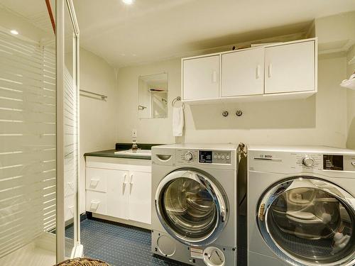 Salle de lavage - 2155 Rue Des Perdreaux, Sainte-Adèle, QC - Indoor Photo Showing Laundry Room