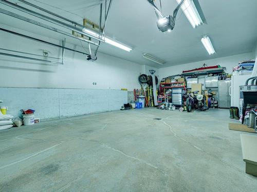 Garage - 2155 Rue Des Perdreaux, Sainte-Adèle, QC - Indoor Photo Showing Garage