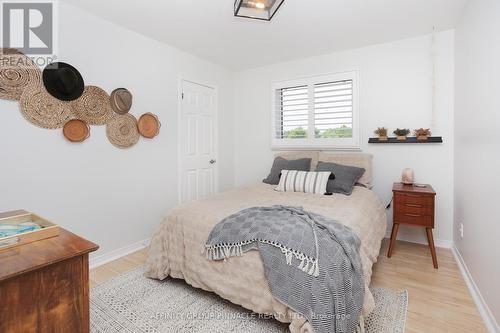 1 Lindway Place, Kawartha Lakes (Lindsay), ON - Indoor Photo Showing Bedroom