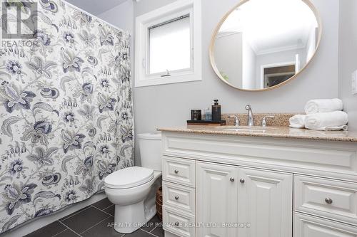 1 Lindway Place, Kawartha Lakes (Lindsay), ON - Indoor Photo Showing Bathroom