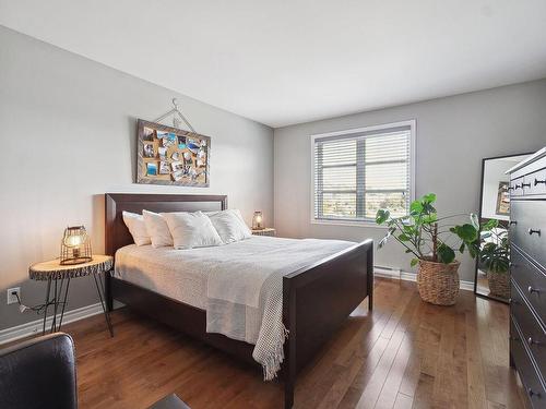 Chambre Ã Â coucher - 2748 Rue Des Abeilles, Laval (Auteuil), QC - Indoor Photo Showing Bedroom