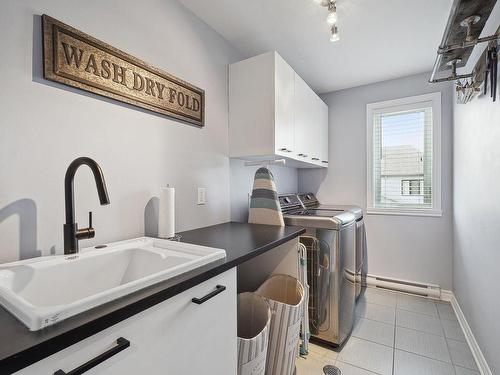 Salle de lavage - 2748 Rue Des Abeilles, Laval (Auteuil), QC - Indoor Photo Showing Laundry Room