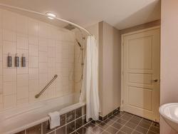 Ensuite bathroom - 